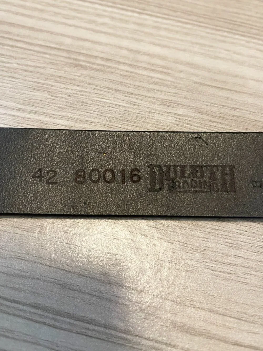 Duluth Trading Co Black Full Grain Leather Belt Brass Buckle Size 42 USA